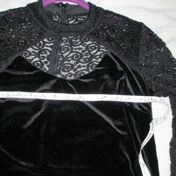 Boston Proper black velvet & lace top SZ M - Picture 4 of 6